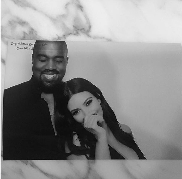 Все в сборе: Ким Кардашьян показала фото с семейной вечеринки